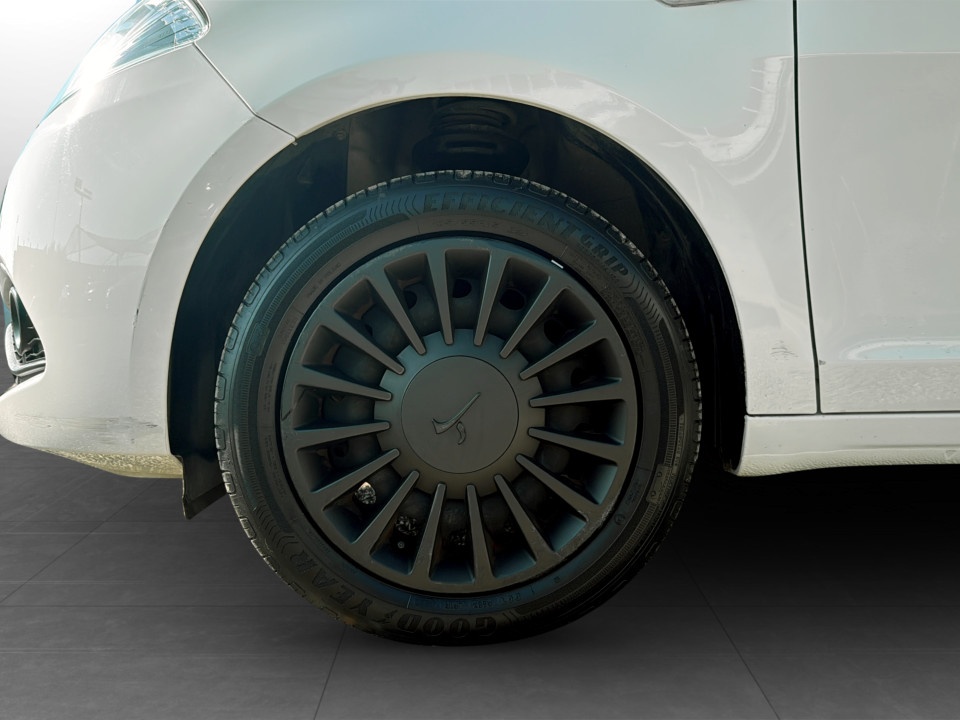 LANCIA Ypsilon 1.0 firefly hybrid Silver s&s 70cv Ibrida usato - 17