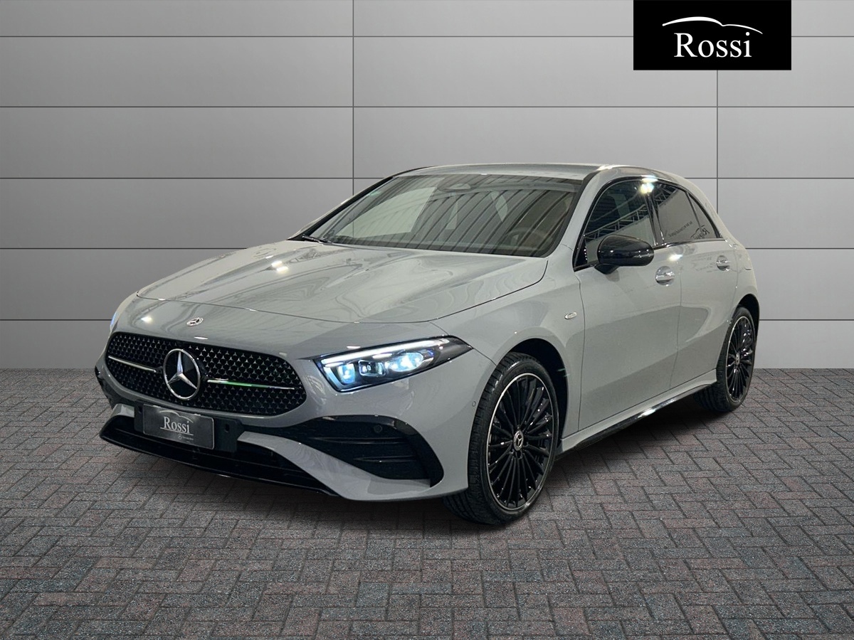 Mercedes-Benz A 250 e con tecnologia ibrida EQ Alpine