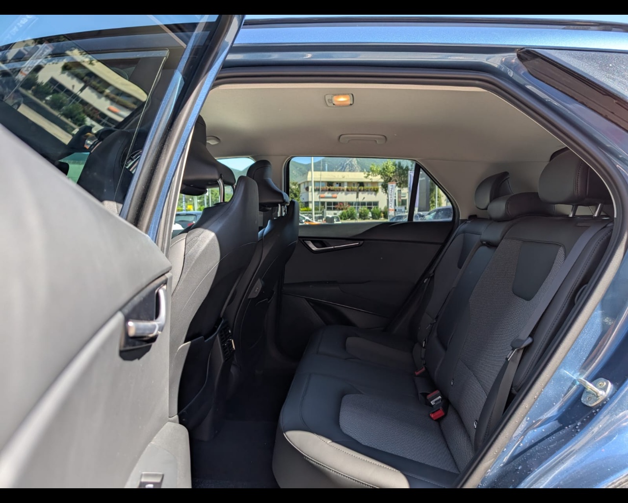 Foto KIA Niro 1.6 gdi hev Evolution dct6