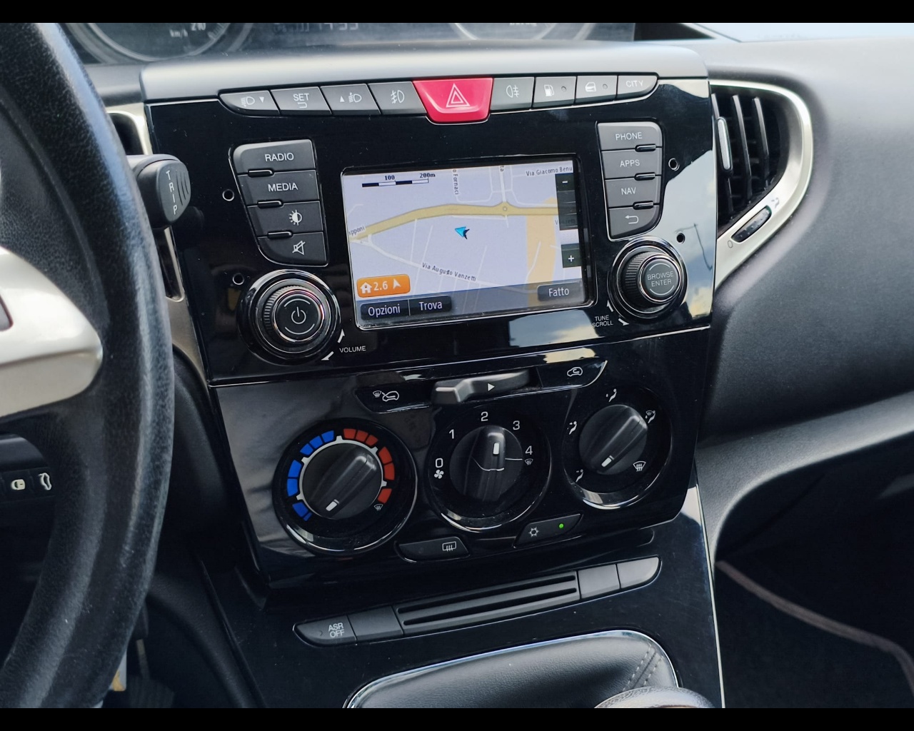 Foto LANCIA Ypsilon 1.2 Gold ecochic Gpl 69cv