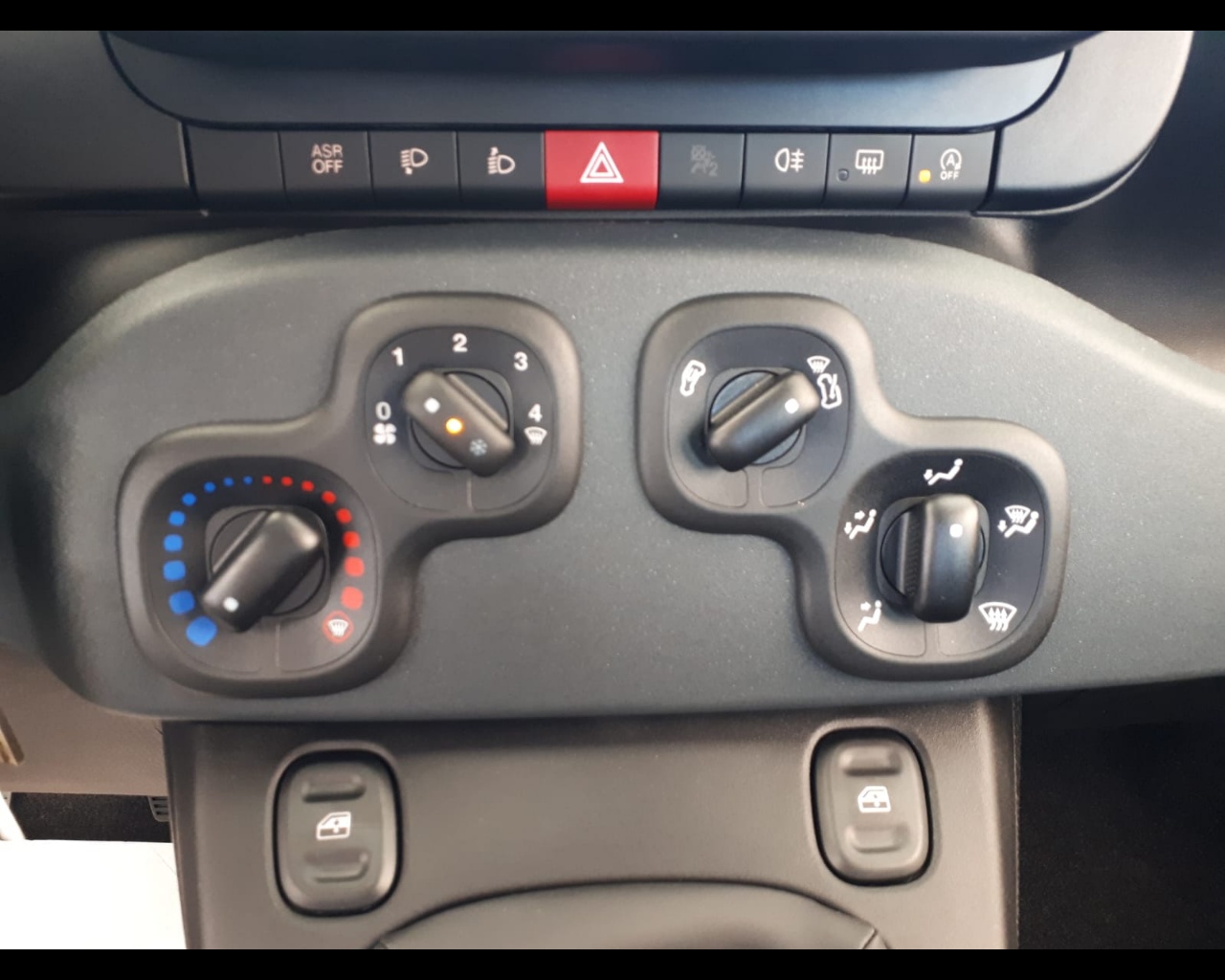 Foto FIAT Panda 1.0 firefly hybrid s&s 70cv 5p.ti