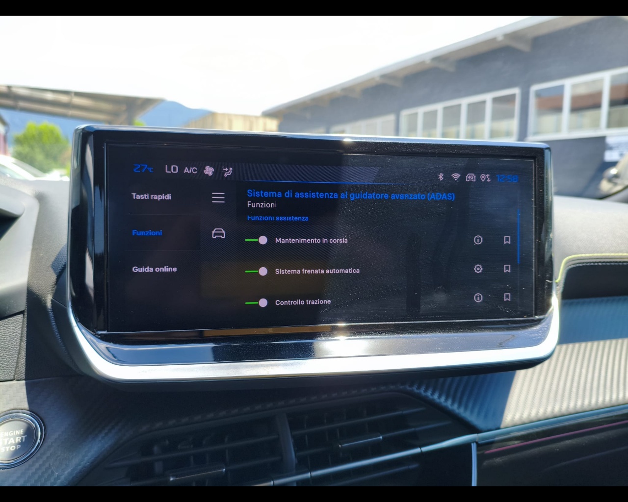 Foto PEUGEOT 2008 54 kWh GT
