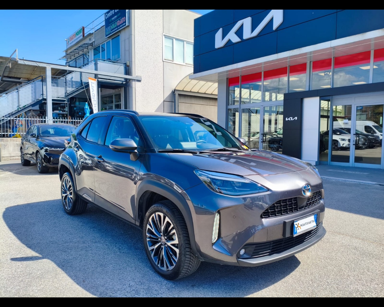 Foto TOYOTA Yaris Cross 1.5h Lounge fwd 116cv e-cvt