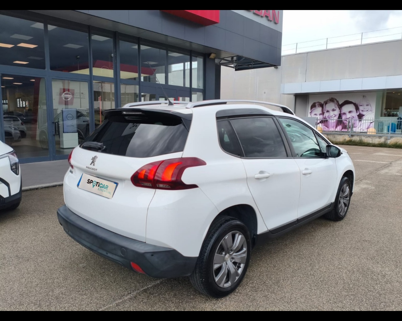 Foto PEUGEOT 2008 1.6 bluehdi Active 100cv 