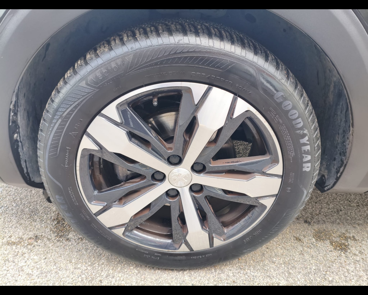 Foto PEUGEOT 3008 1.5 bluehdi Allure Pack s&s 130cv eat8