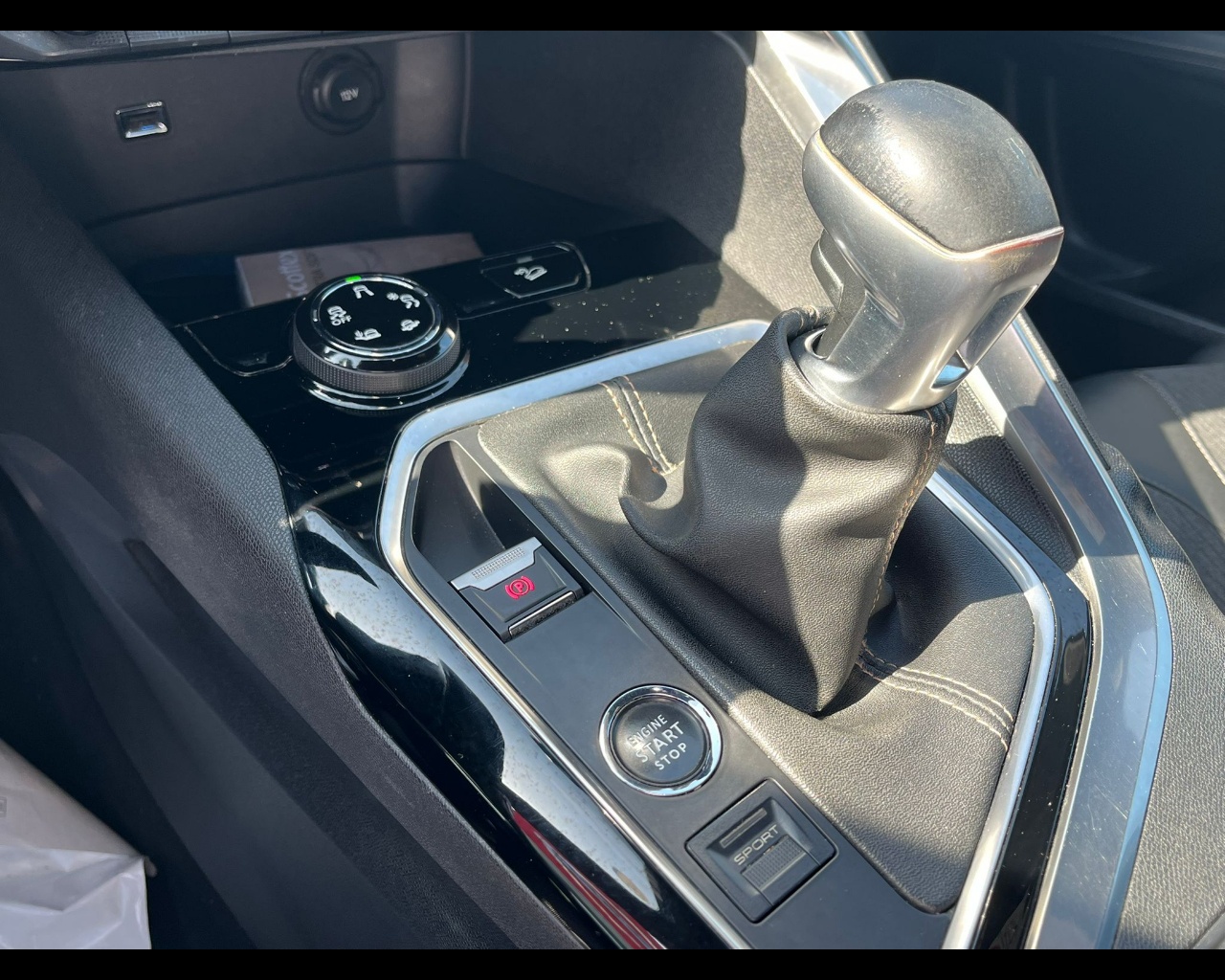 Foto PEUGEOT 3008 1.5 bluehdi GT Line s&s 130cv