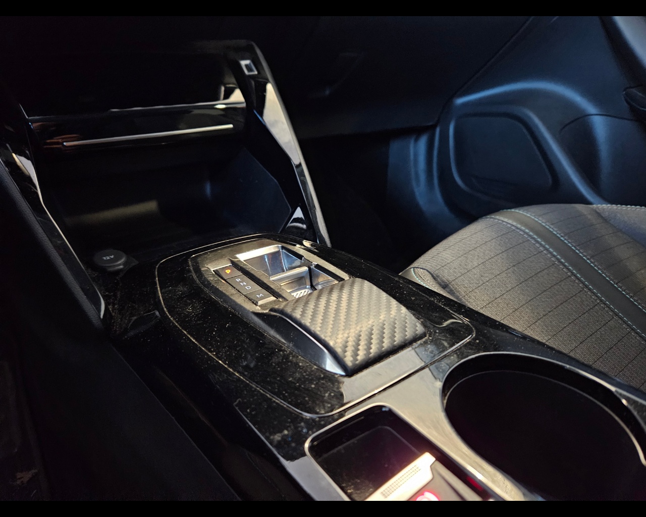 PEUGEOT 2008 1.5 bluehdi Allure Pack s&s 130cv eat8 Diesel Usato - 11