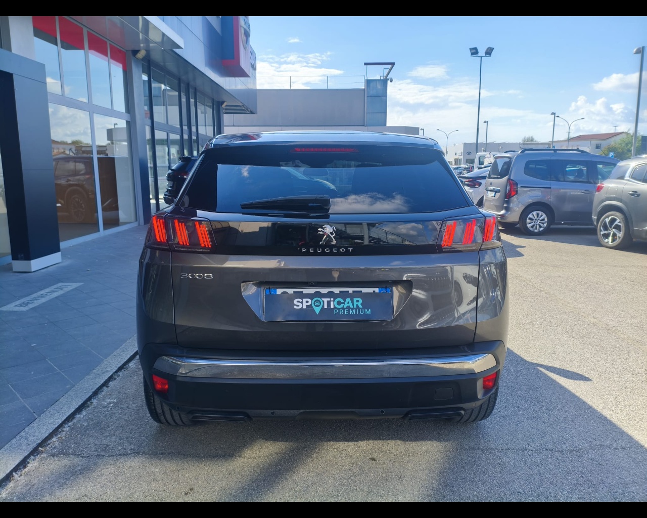Foto PEUGEOT 3008 1.5 bluehdi Allure Pack s&s 130cv eat8