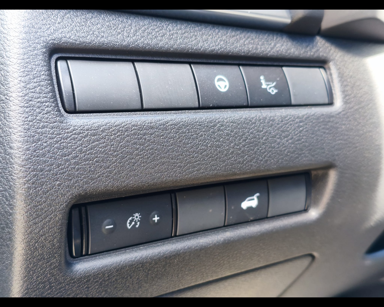 Foto NISSAN X-Trail 1.5 e-power Tekna 2wd auto