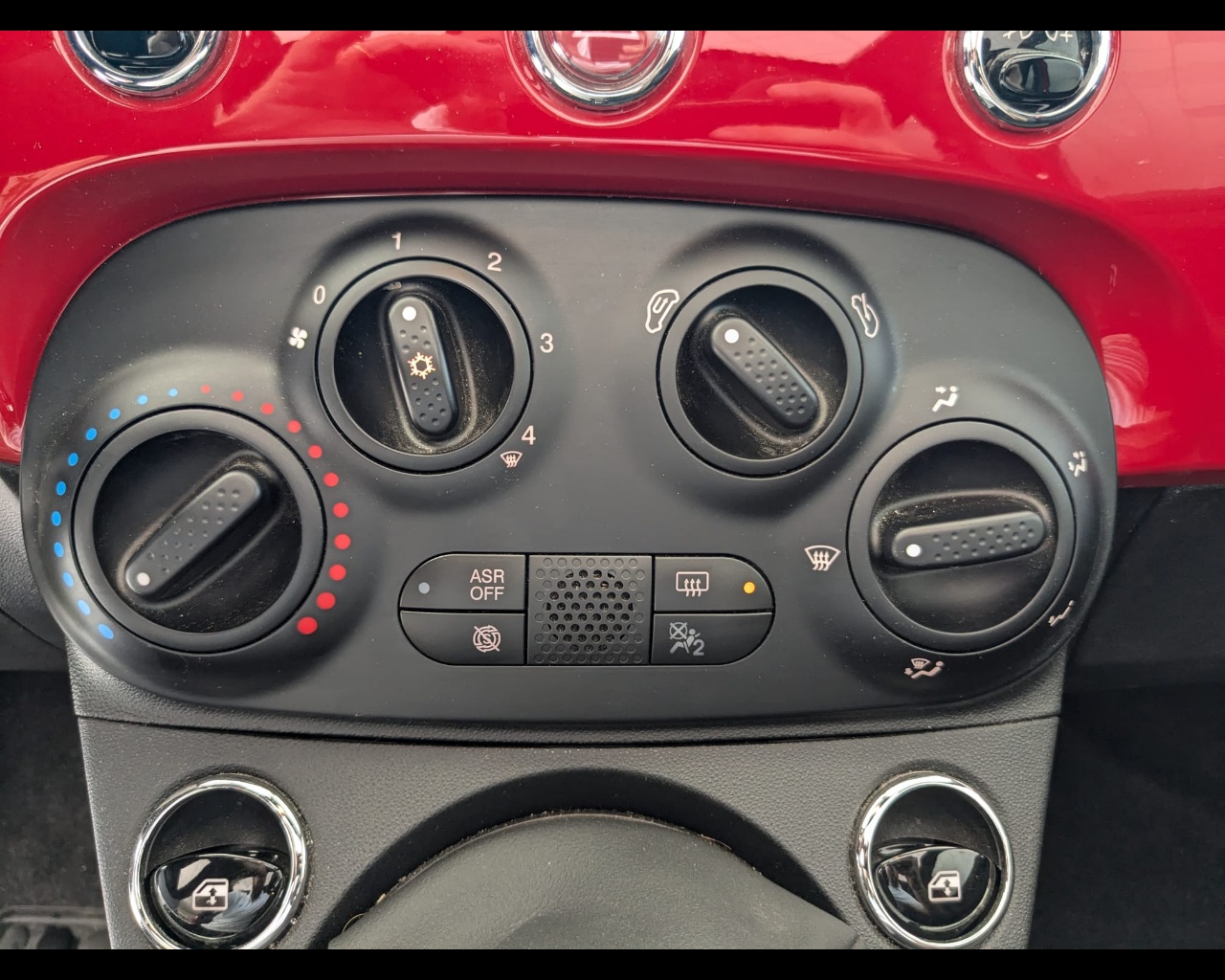 Foto FIAT 500C 1.0 hybrid Dolcevita 70cv