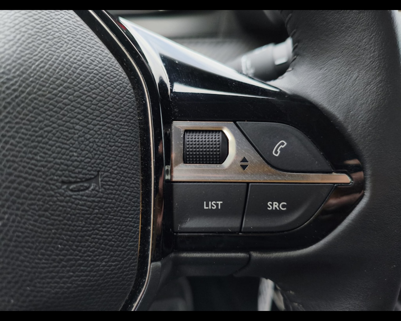Foto PEUGEOT 208 1.2 puretech Active Pack s&s 75cv