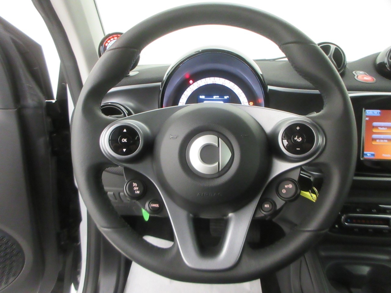 smart fortwo fortwo coupe EQ Passion - 16