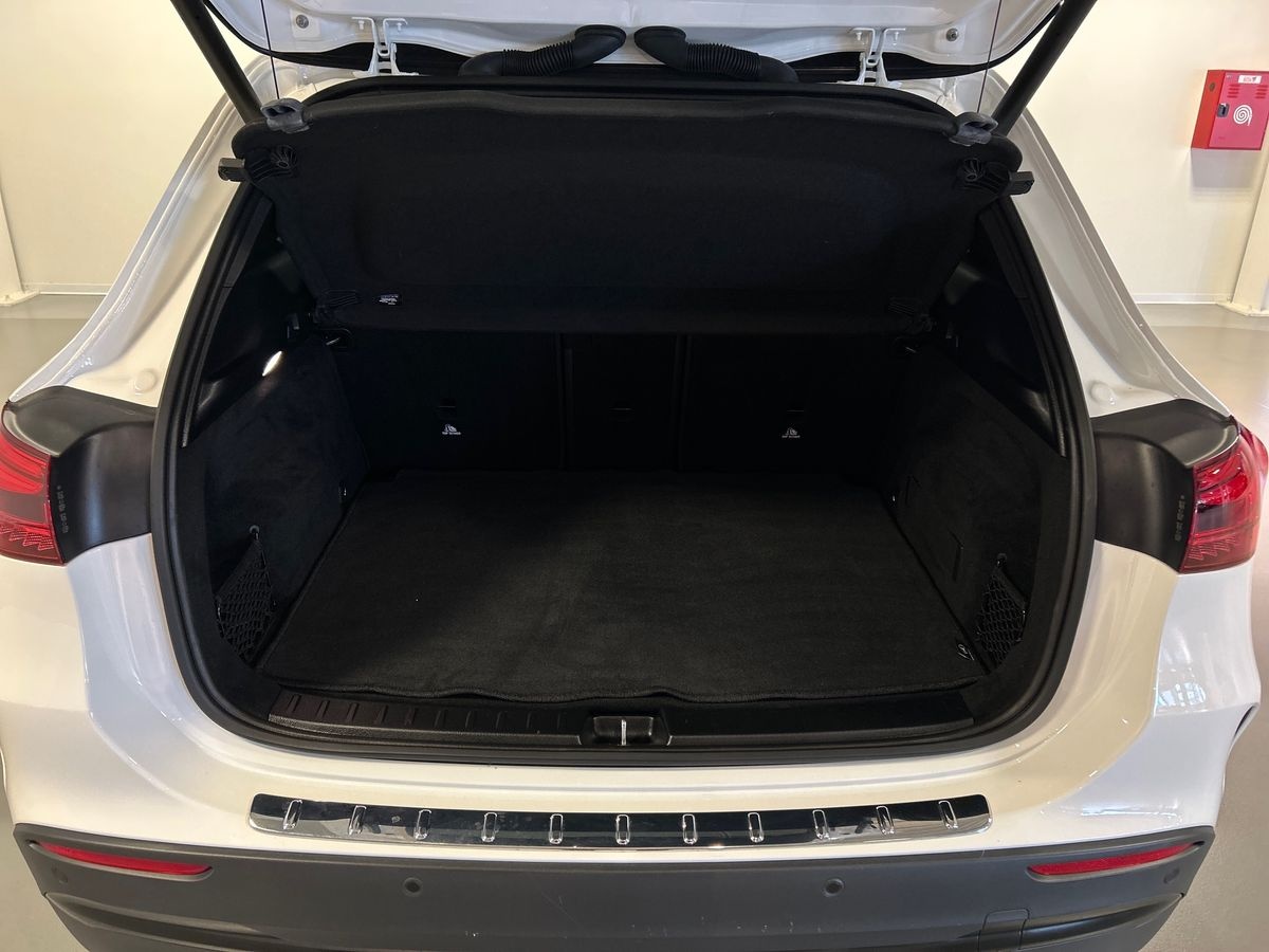 Mercedes GLA 180 D AMG Line Advanced Plus 8G-DCT - 8