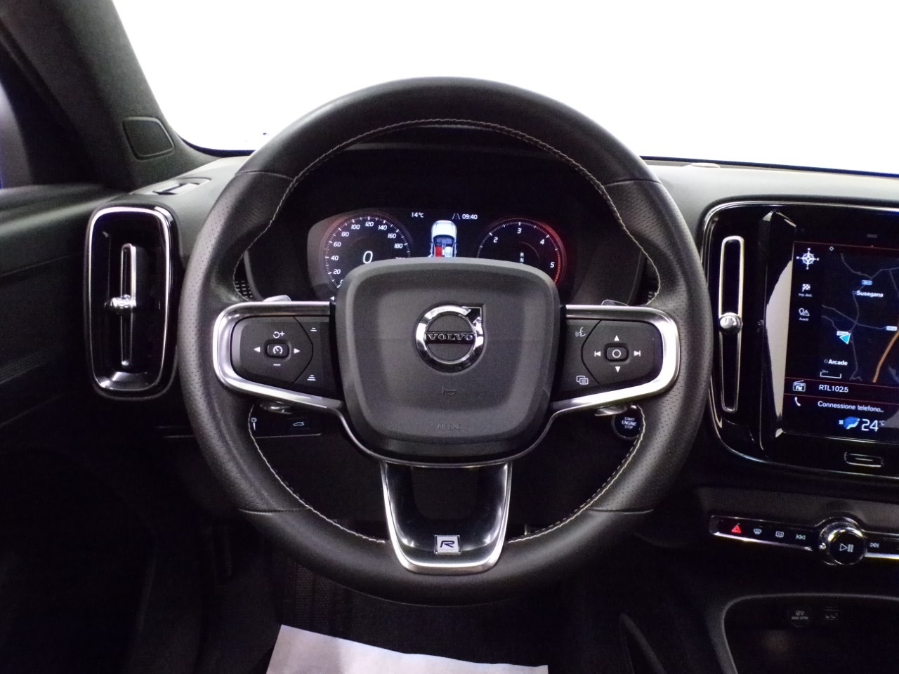 Volvo XC40 XC40 2.0 D4 R-Design AWD Geartronic - 17