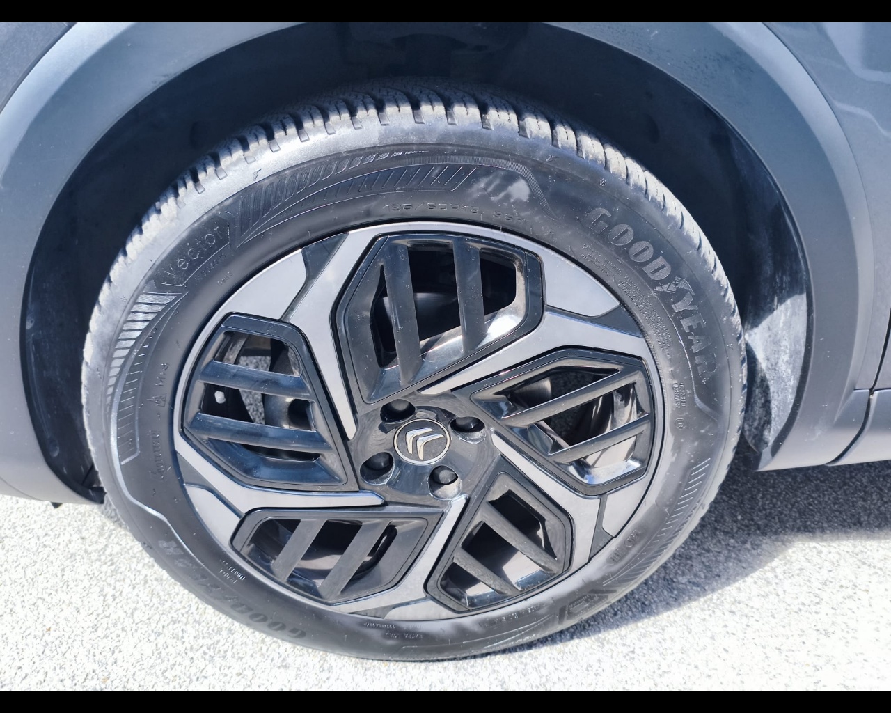 Foto CITROEN C4 1.5 bluehdi Shine s&s 130cv eat8