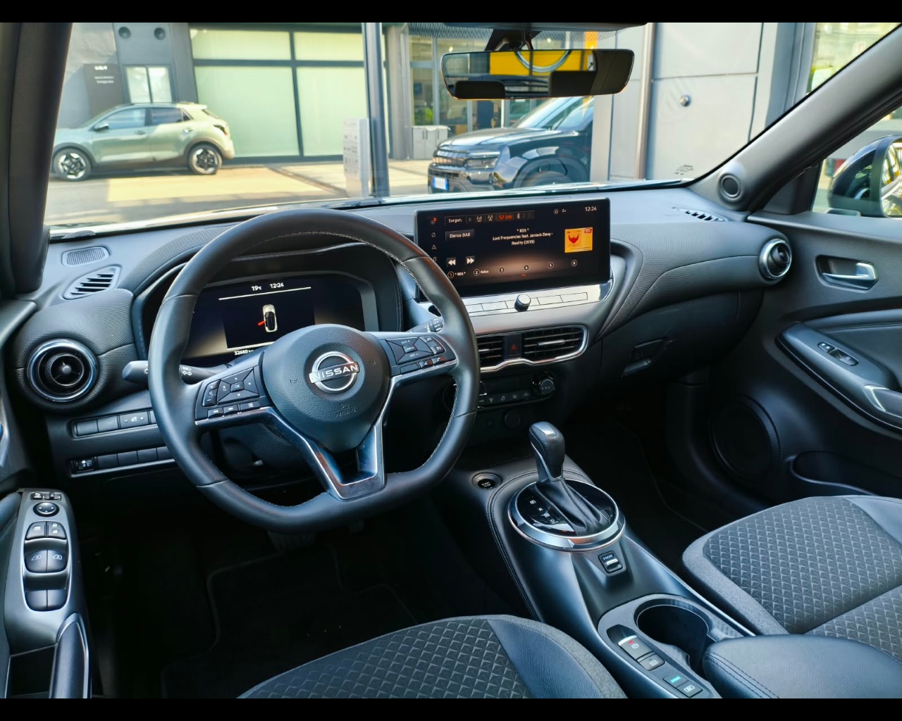 Foto NISSAN Juke 1.6 hev N-Connecta