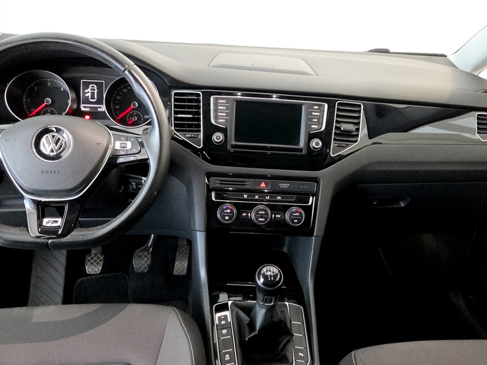 VOLKSWAGEN Golf Sportsvan 1.6 tdi Comfortline 110cv Diesel usato - 10
