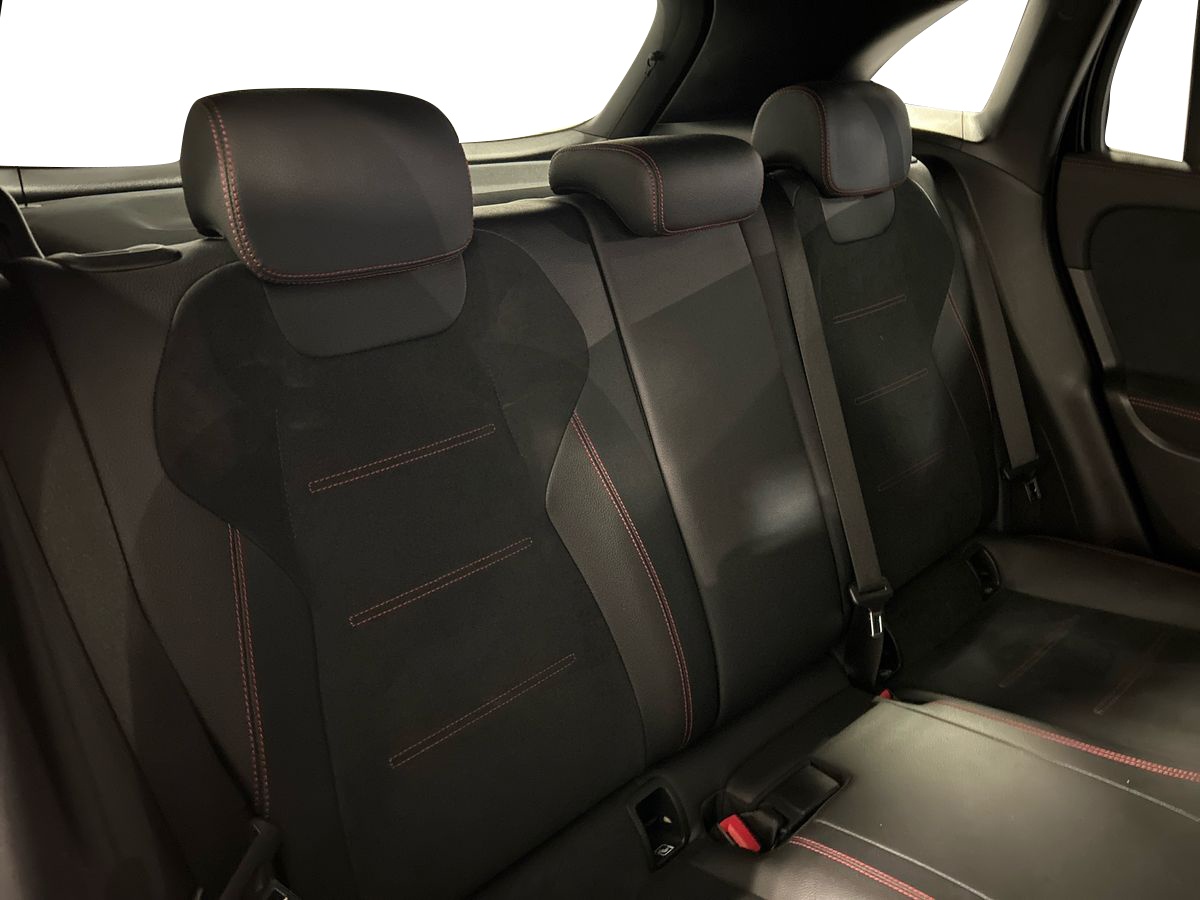 Mercedes GLA GLA 180 D Premium 8G-DCT - 16