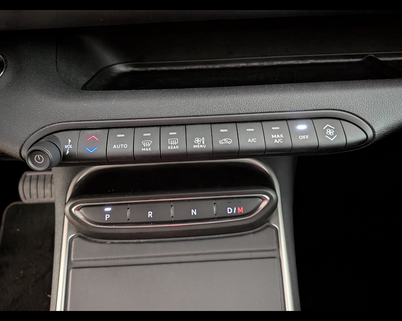 Foto JEEP Avenger 1.2 turbo e-hybrid mhev Summit fwd 110cv edct6