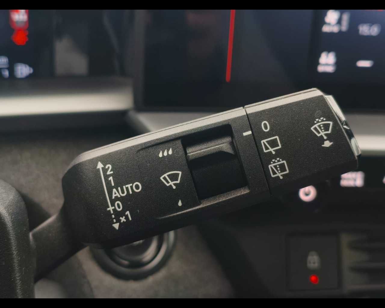 Foto OPEL Grandland 1.2 hybrid Edition 136cv e-dcs6