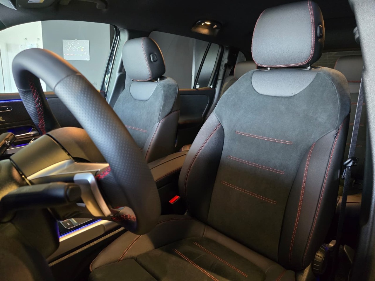 Mercedes GLB GLB 200 d 4Matic Automatic AMG Line ADVANCED PLUS - 6