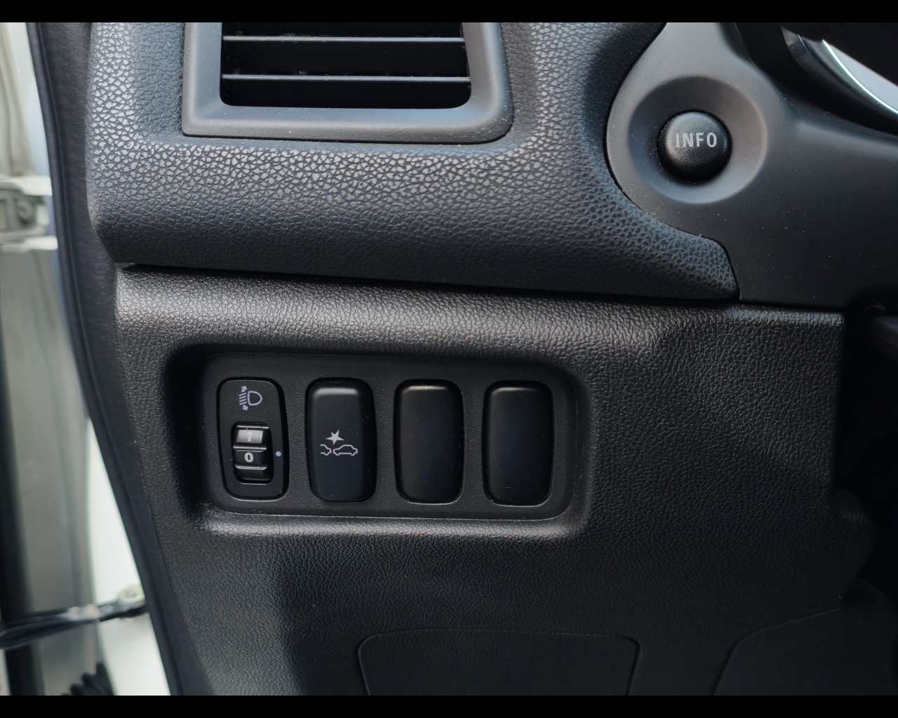 Foto MITSUBISHI ASX 1.6 Instyle navi 2wd Gpl