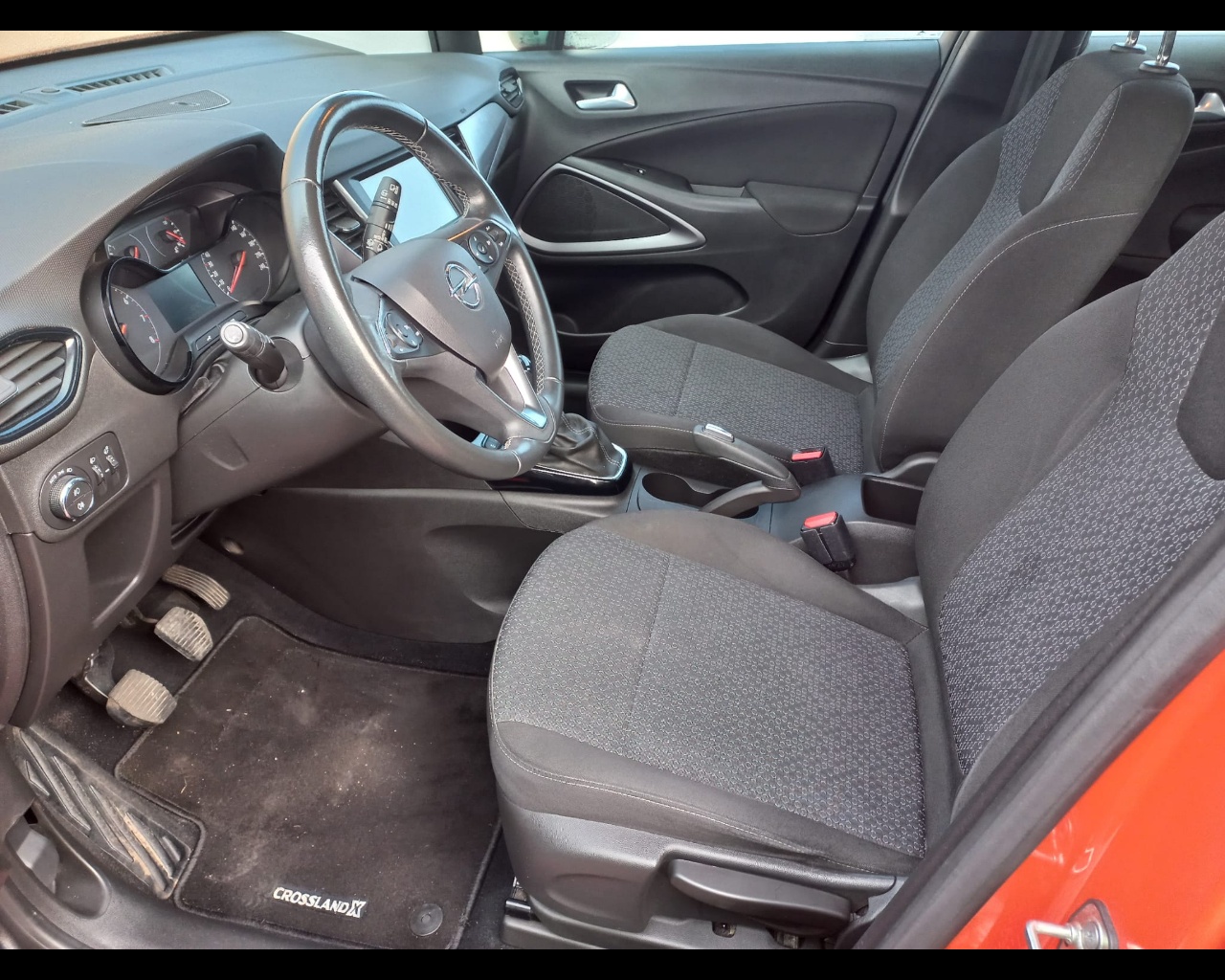 Foto OPEL Crossland 1.5 ecotec Elegance 110cv