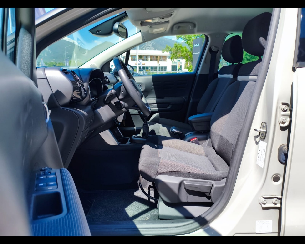Foto CITROEN C3 Aircross 1.2 puretech Shine s&s 110cv