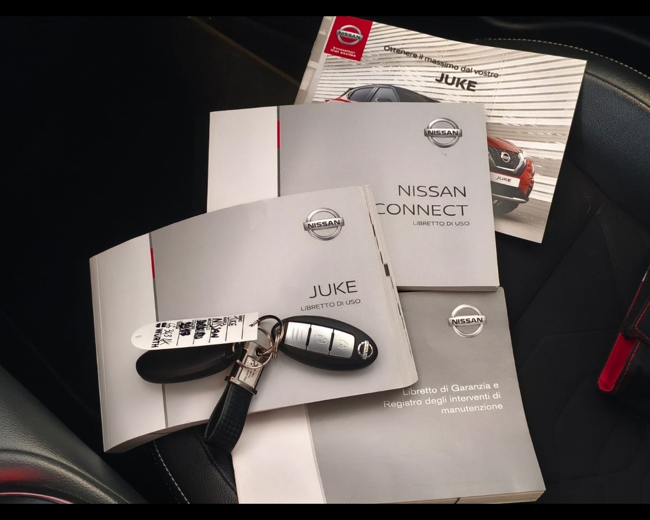 Foto NISSAN Juke 1.0 dig-t Tekna 114cv dct