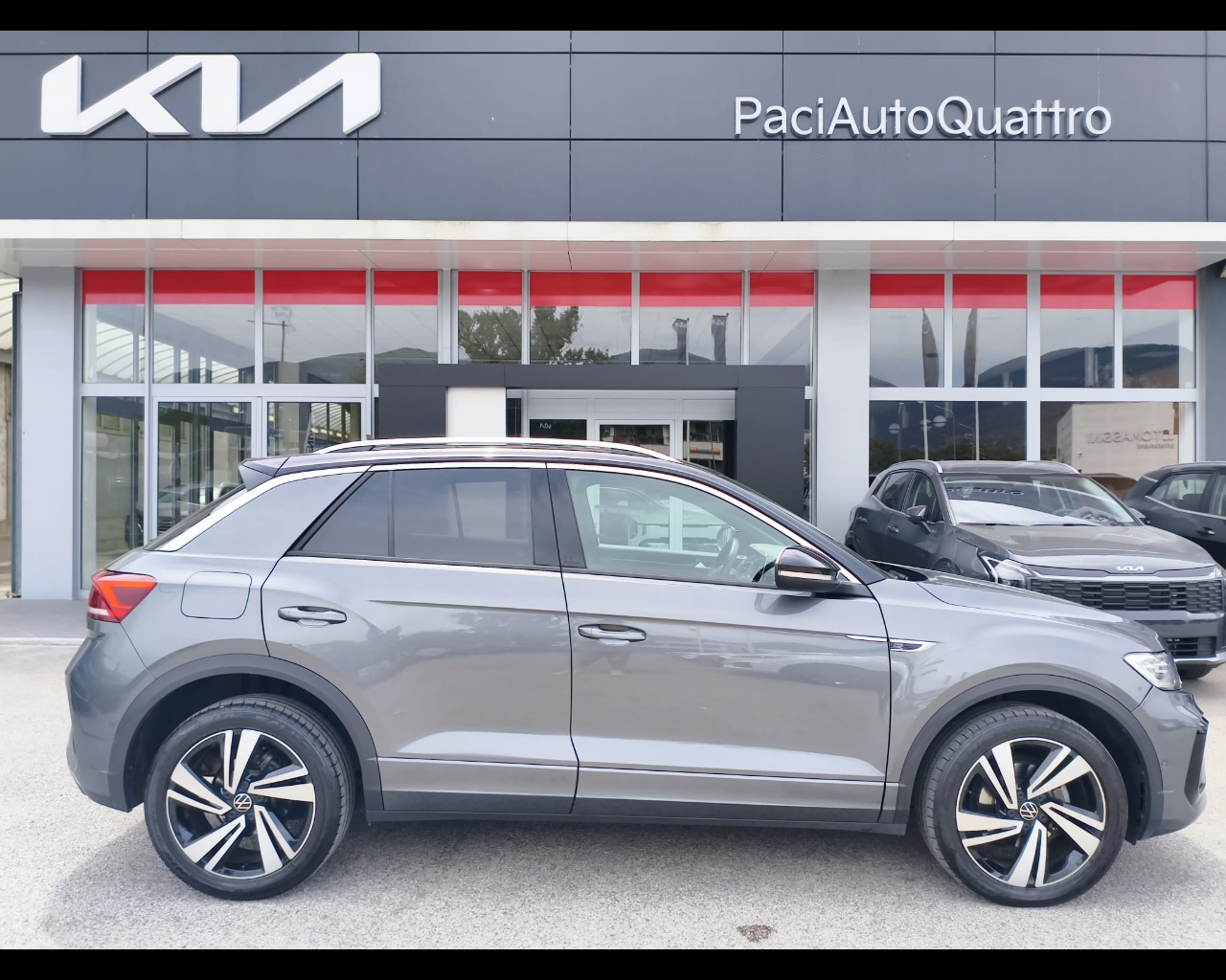 Foto VOLKSWAGEN T-Roc 1.5 tsi R-Line dsg