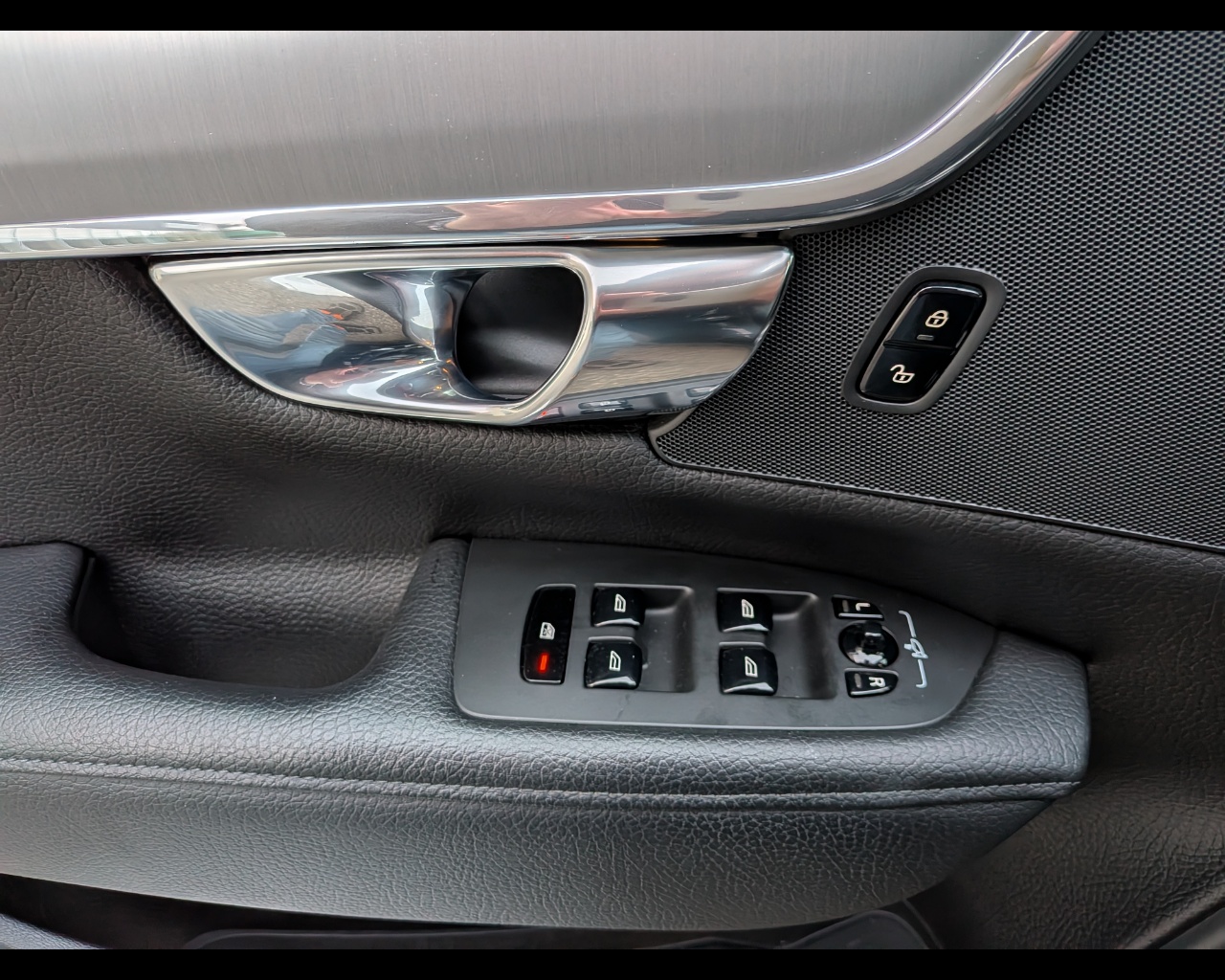 Foto VOLVO V90 2.0 d4 Business geartronic