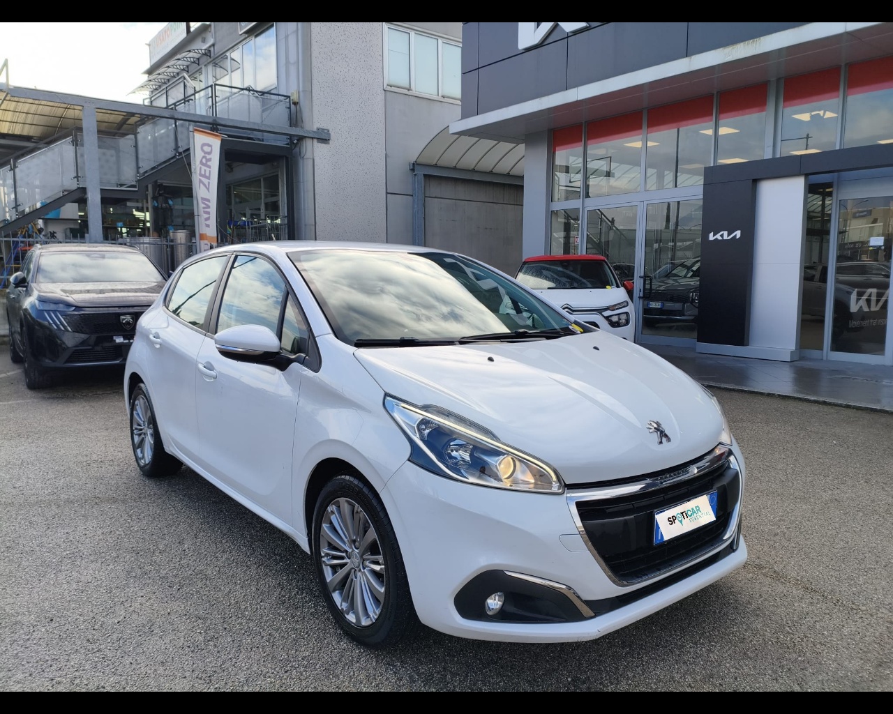 Foto PEUGEOT 208 5p 1.2 puretech Active s&s 82cv neopatentati