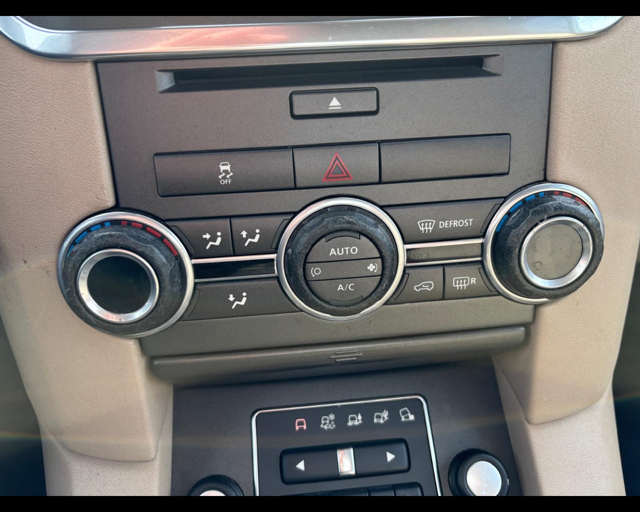 Foto LAND ROVER Discovery 3.0 sdV6 HSE 255cv auto