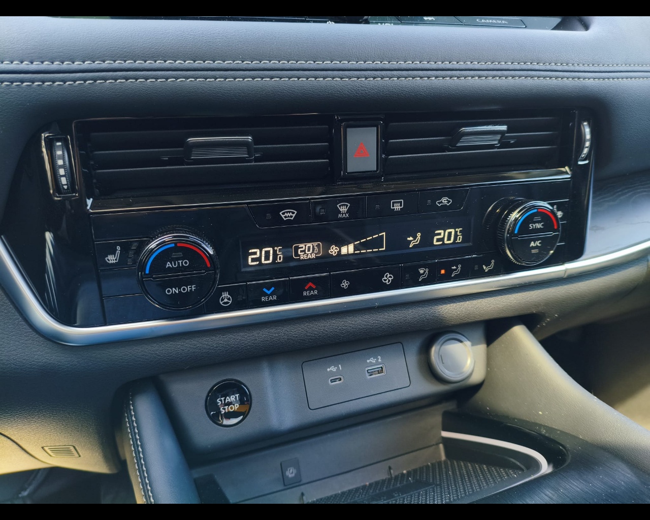 Foto NISSAN X-Trail 1.5 e-power Tekna 2wd auto