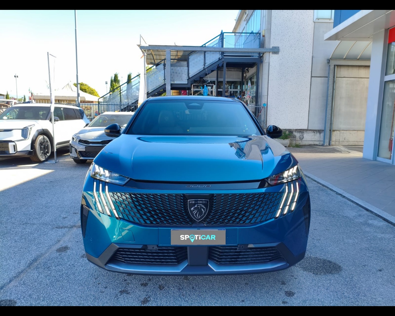 Foto PEUGEOT 3008 1.2 hybrid GT 136cv e-dcs6