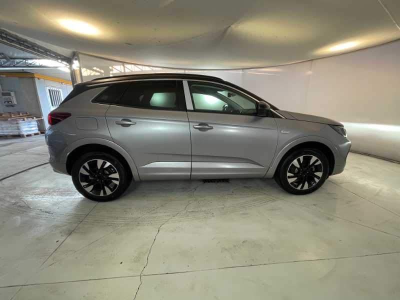 Grandland Business Elegance 1.2 130cv At8