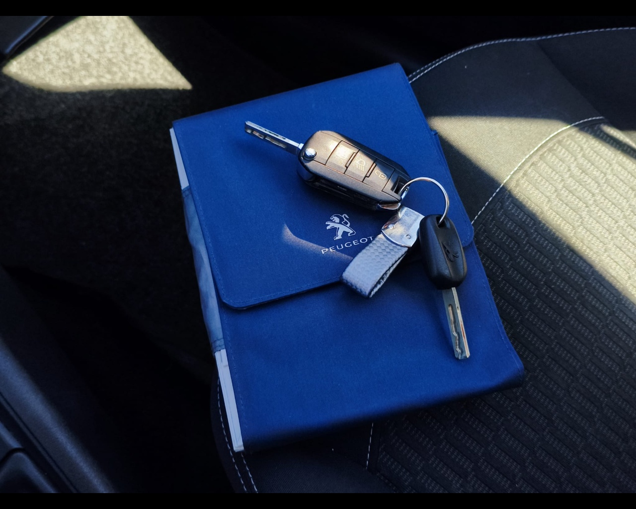Foto PEUGEOT 208 5p 1.2 puretech Active 82cv