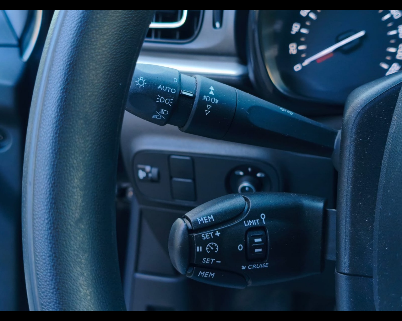 Foto CITROEN C3C3 1.2 puretech Shine Pack s&s 83cv
