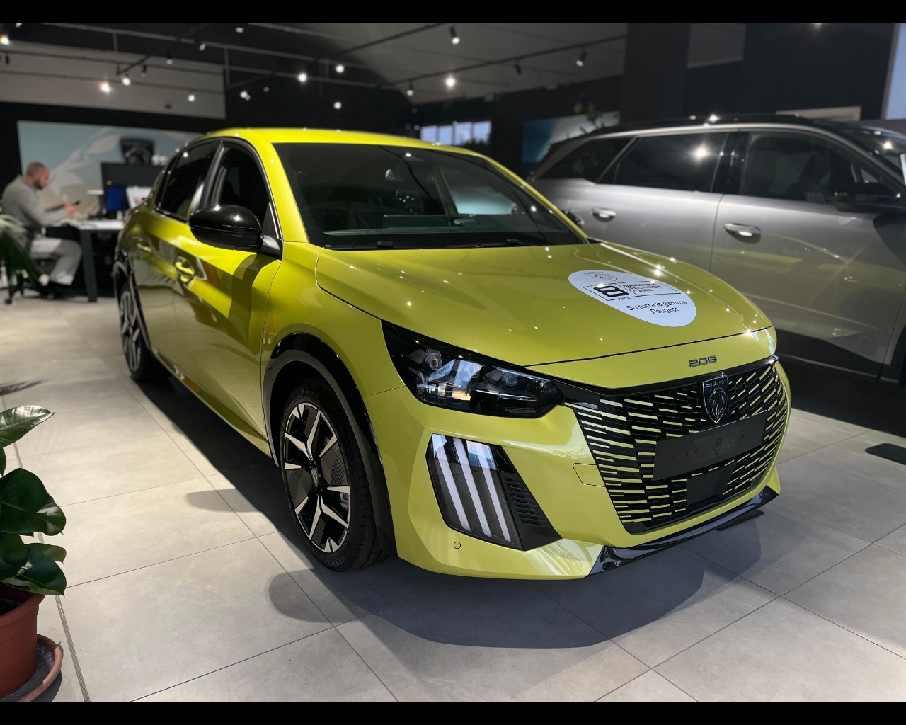 Foto PEUGEOT 208 1.2 hybrid GT 136cv e-dcs 6