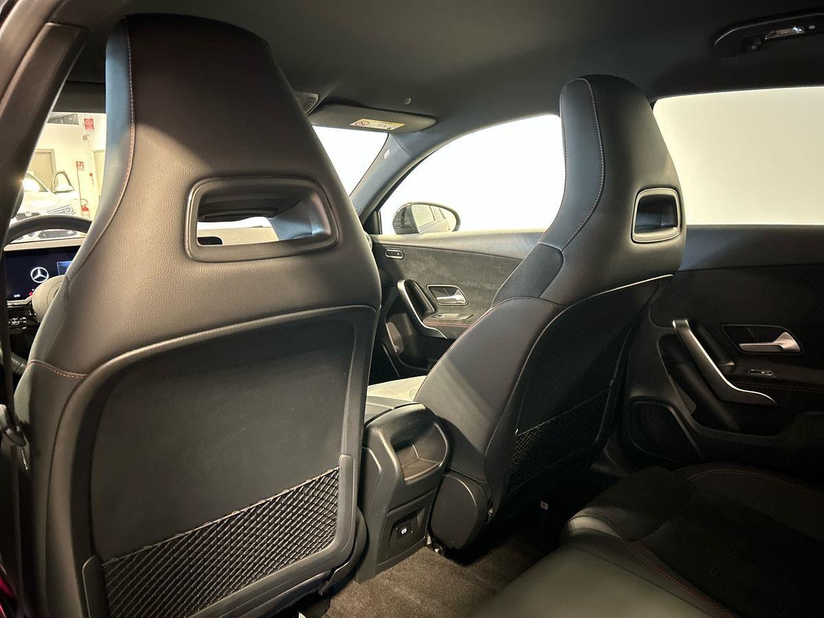 Mercedes Classe A Classe A 180 D Premium AMG Line Speedshift DCT AMG 8G - 18