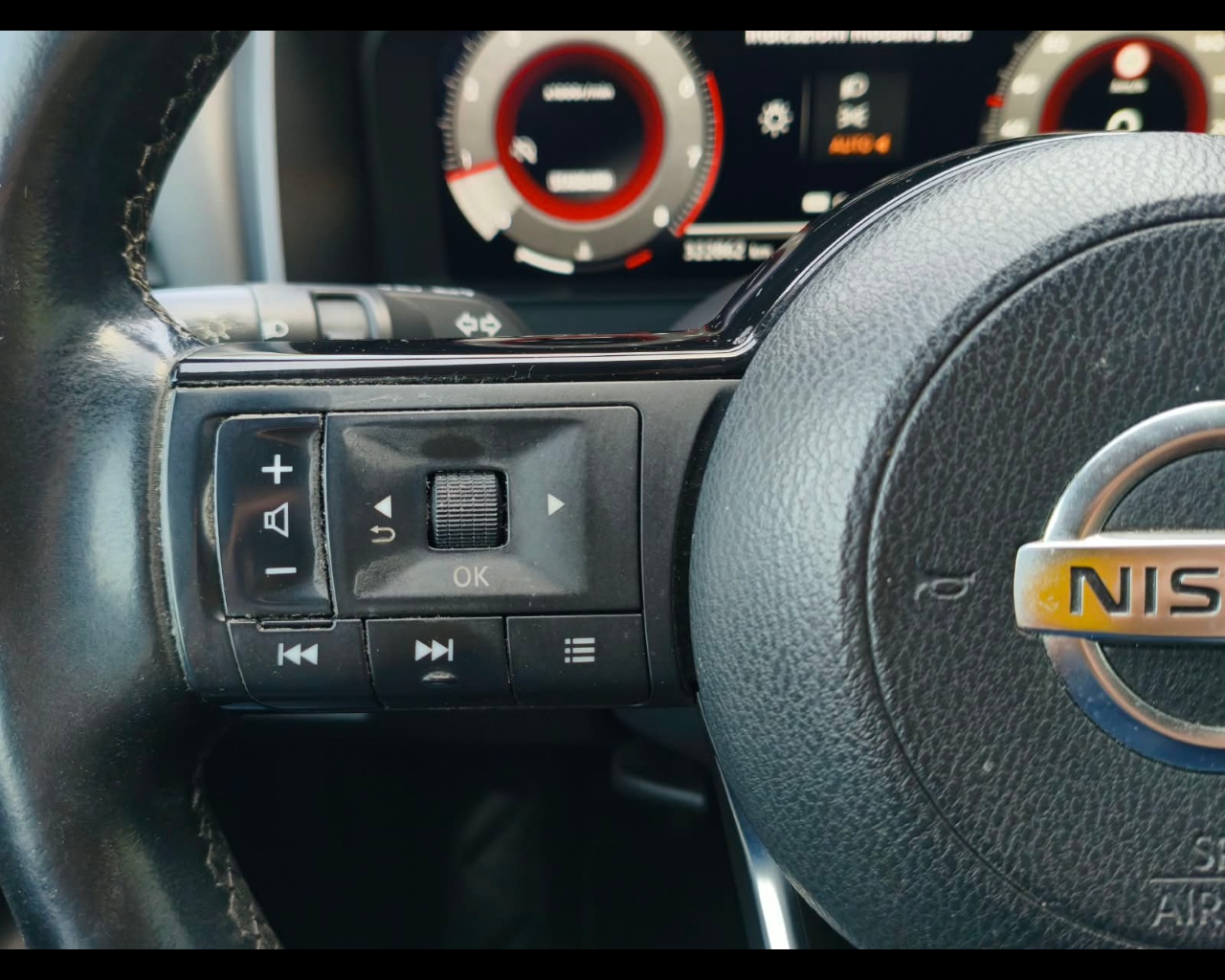 Foto NISSAN Qashqai 1.3 mhev N-Connecta 2wd 140cv (leggere la descrizione!)