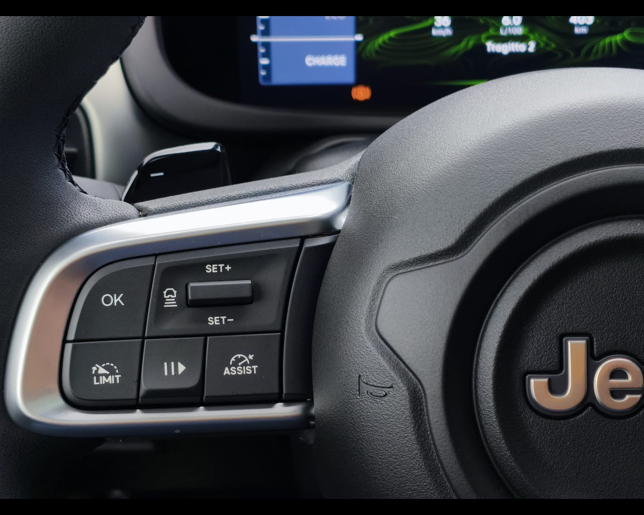 Foto JEEP Avenger 1.2 turbo e-hybrid mhev Altitude fwd 110cv edct6