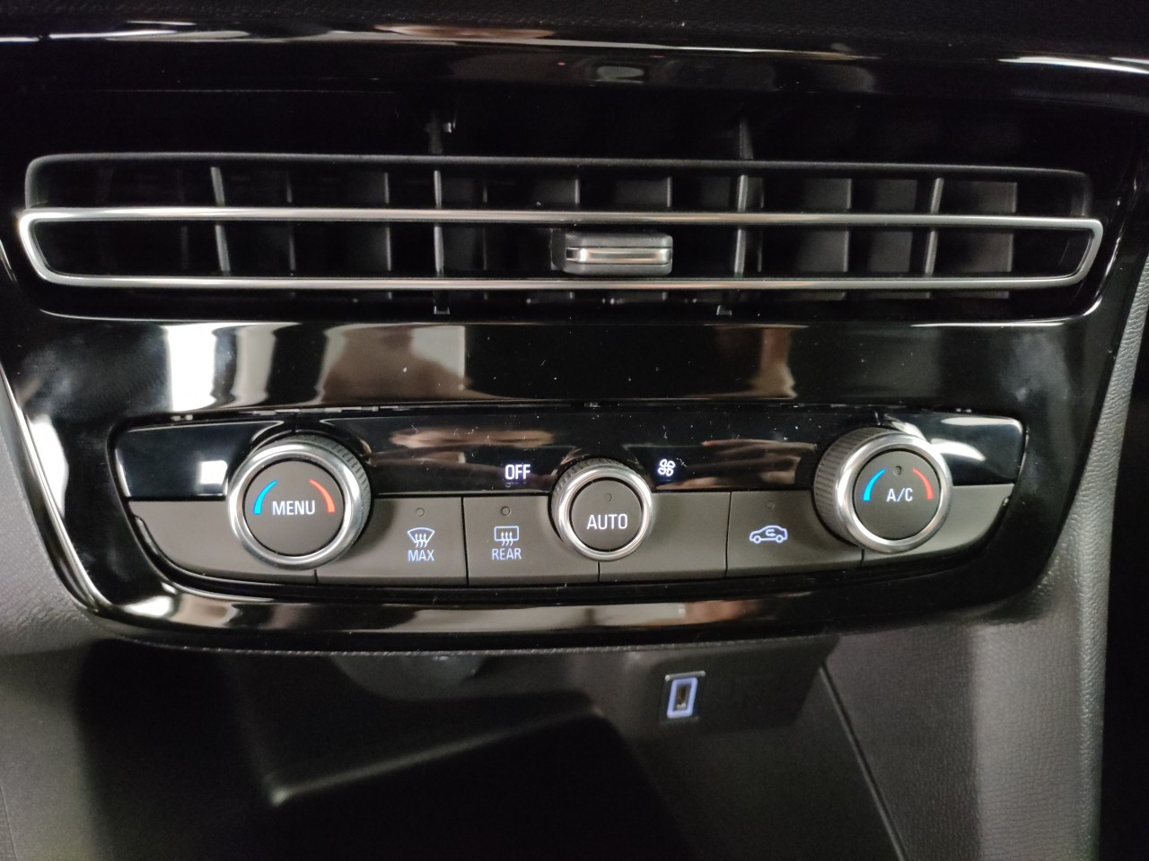 Opel Mokka Nuovo Ibrido benzina Mokka Porto Mantovano