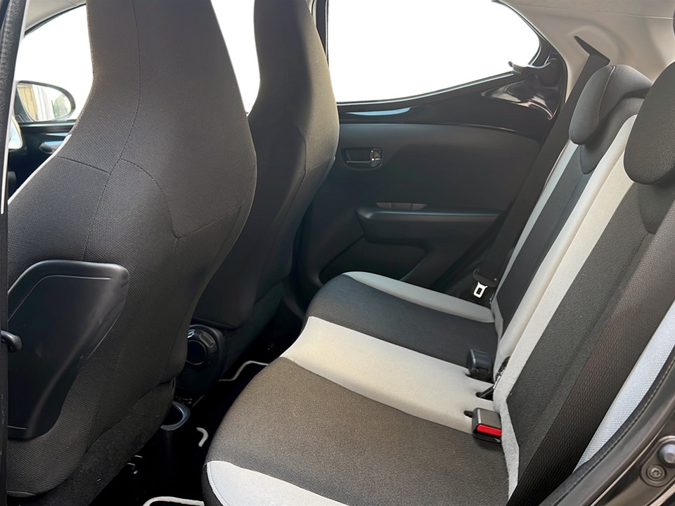 TOYOTA Aygo 1.0 x-play 5p my15 Benzina usato - 15