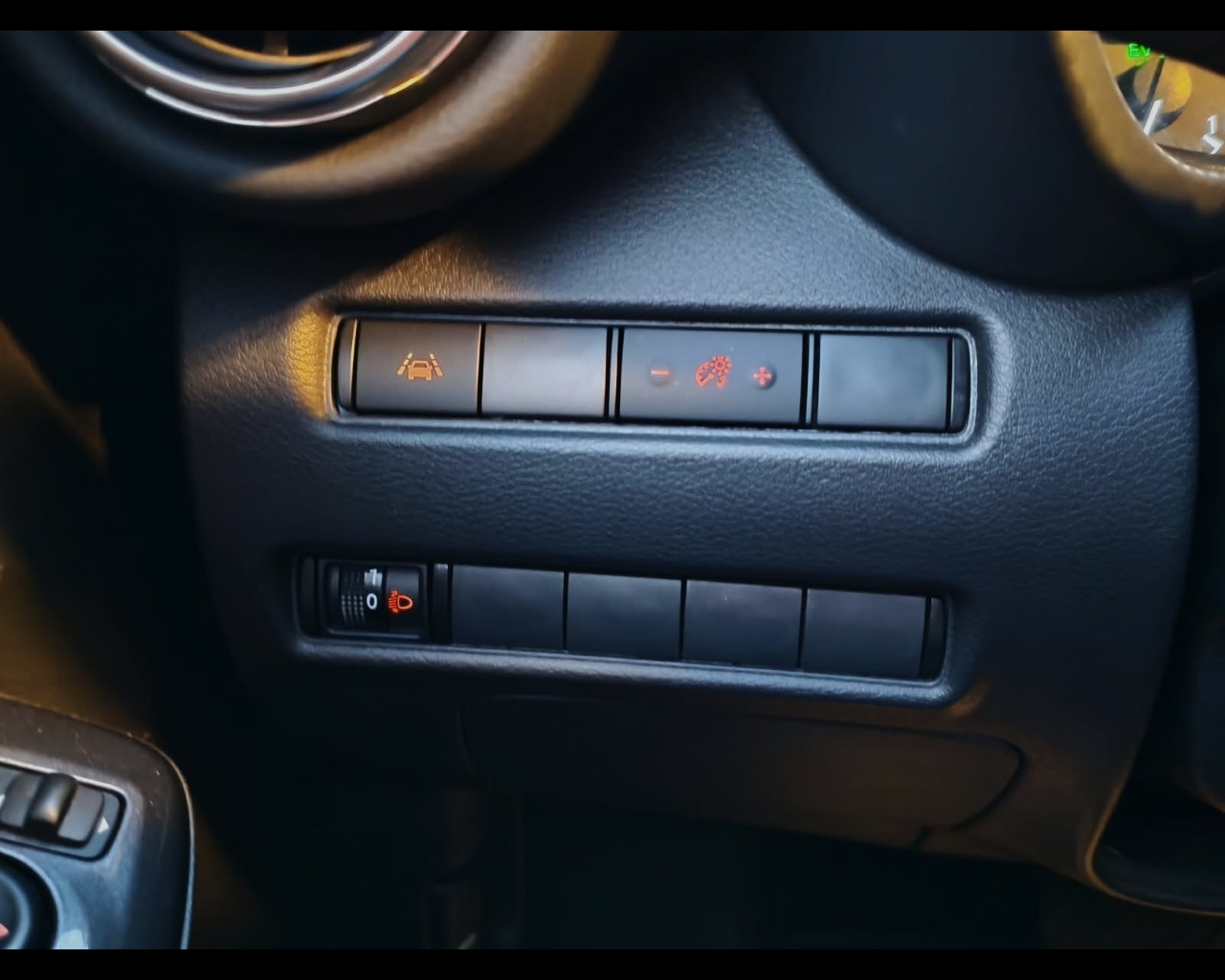 Foto NISSAN Juke 1.6 hev N-Connecta