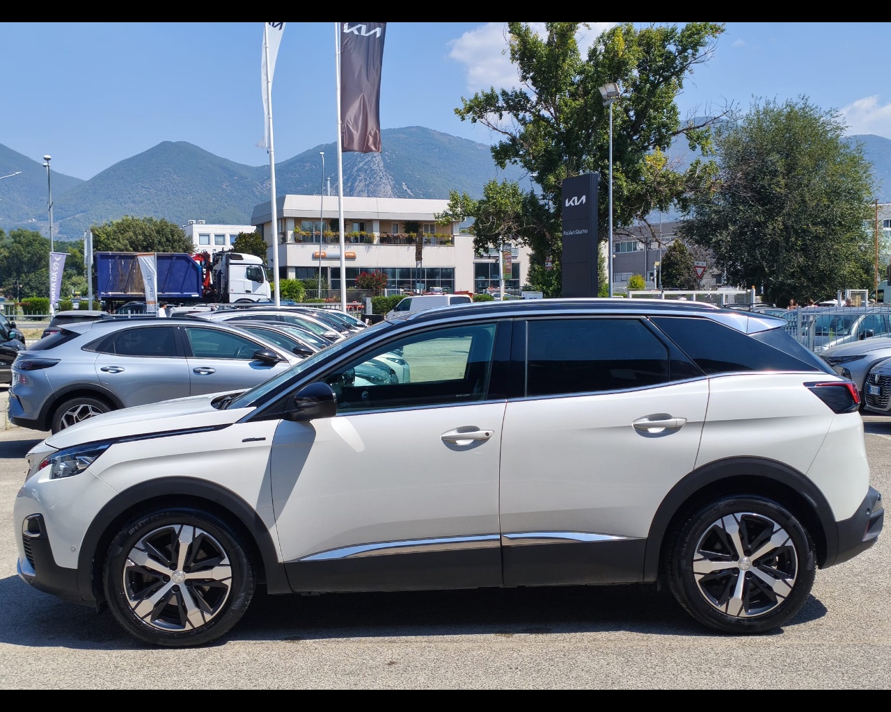 Foto PEUGEOT 3008 1.5 bluehdi GT Line s&s 130cv