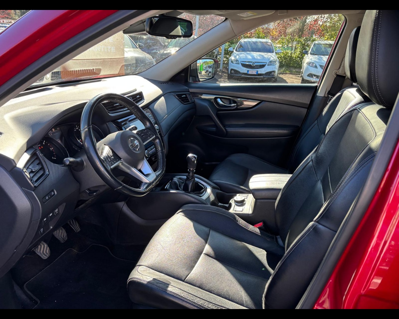 Foto NISSAN X-Trail 1.7 dci Tekna 4wd