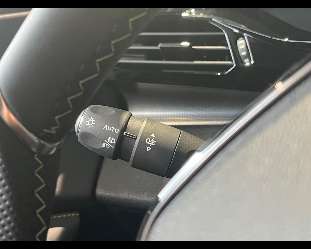 Foto PEUGEOT 308 1.2 hybrid GT 145cv e-dcs 6