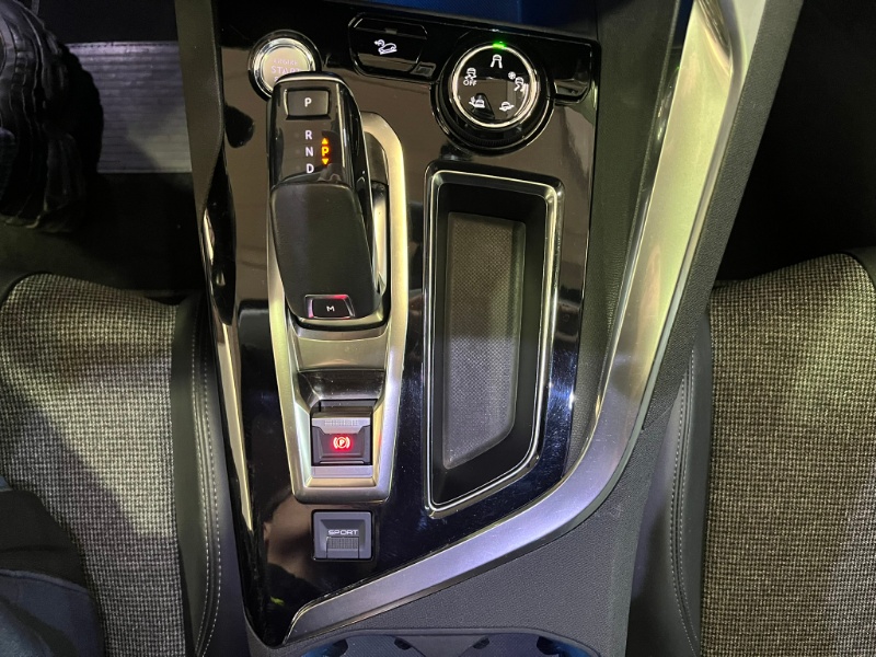 PEUGEOT – 3008 PureTech Turbo 130 S&S EAT8 Allure
