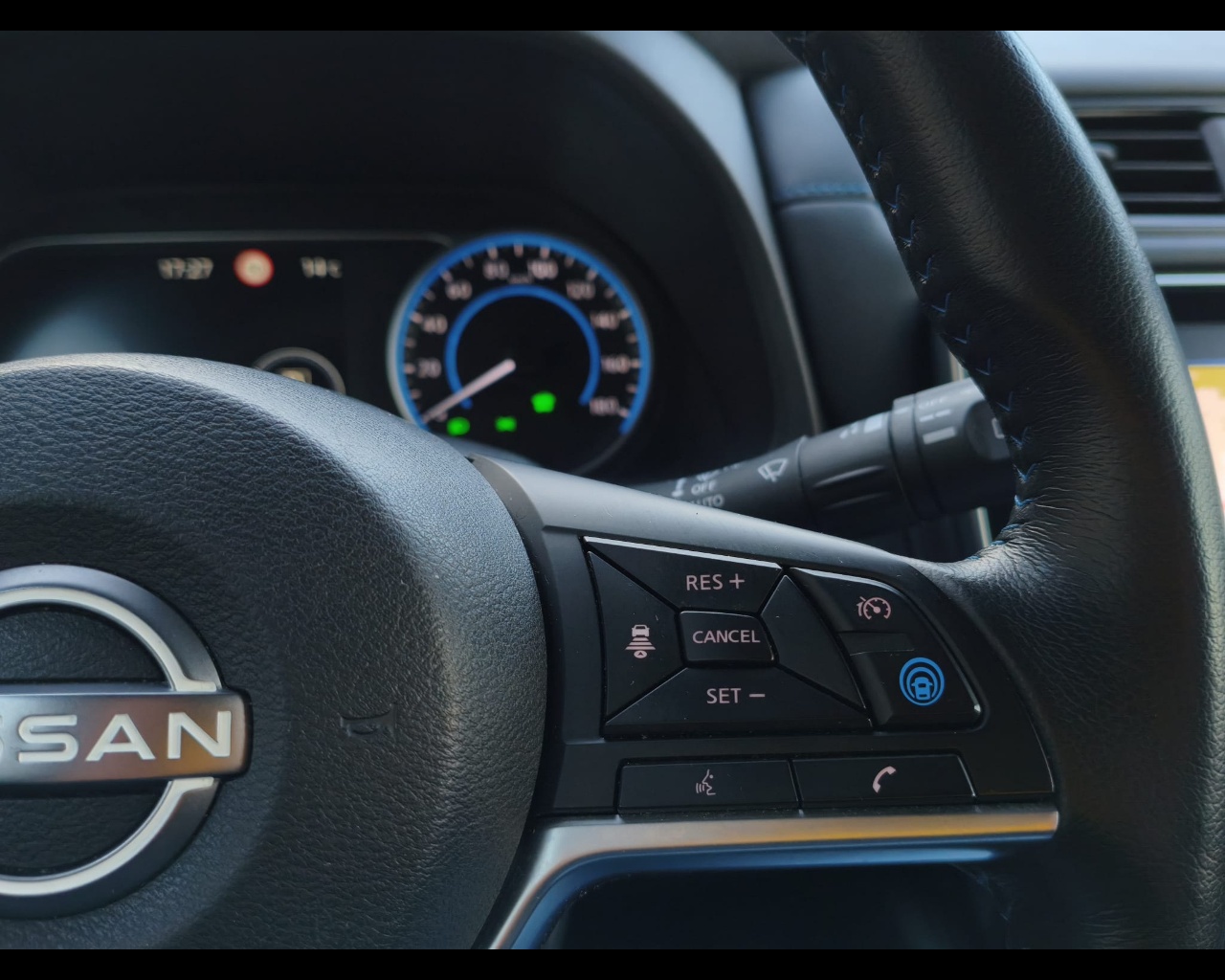 Foto NISSAN Leaf 40kWh N-Connecta 150cv